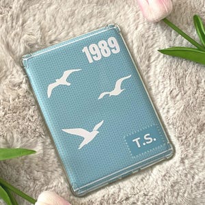 テイラー・スウィフト 1989 カーディガン Kindle インサート | デジタルダウンロード | テイラー・スウィフト さりげないグッズ | Booktok アクセサリー | テイラーのバージョン