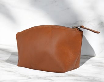 Ręcznie robiona kosmetyczka ze skóry licowej | Minimalistyczna saszetka podróżna