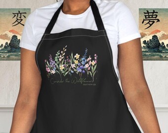 Delantal de jardín de flores silvestres para mujer. Considere las flores silvestres Mateo 6:28. Regalo de jardinería para ella. Regalo único de jardinero floral.