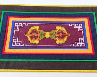 Mantel de altar de brocado de seda tibetana, cubierta para santuario budista Ashtamangala, camino de mesa de oración, decoración sagrada para altar.