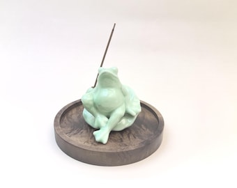 Whimsical Frog Ceramic Incense Holder – Meditation Burner, Zen Yoga Decor, Handmade Aromatherapy Accessory