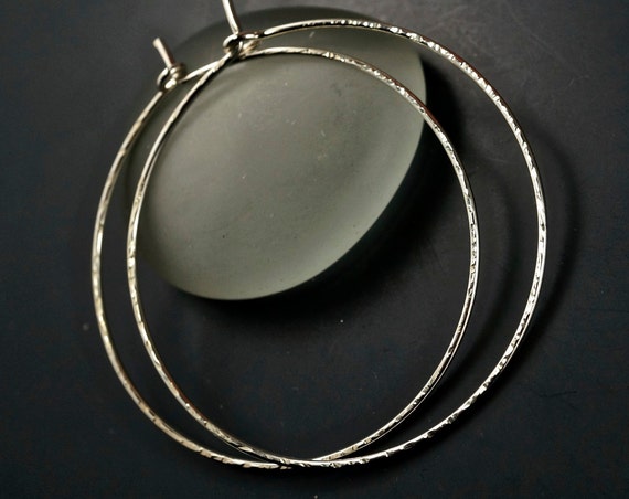 Hammered 925 sterling hoops - Medium silver Hoops - Rose Gold Hoops - Niobium Hoops - Cecile Stewart Jewelry Etsy No.00E262