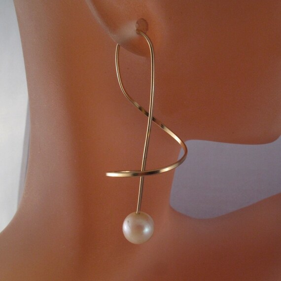 GOLD dangle EARRINGS. gold filled pearl earrings.14kt spiral earring. coil corkscrew. wire earring. long. 2 inch. nickel free No.00E290