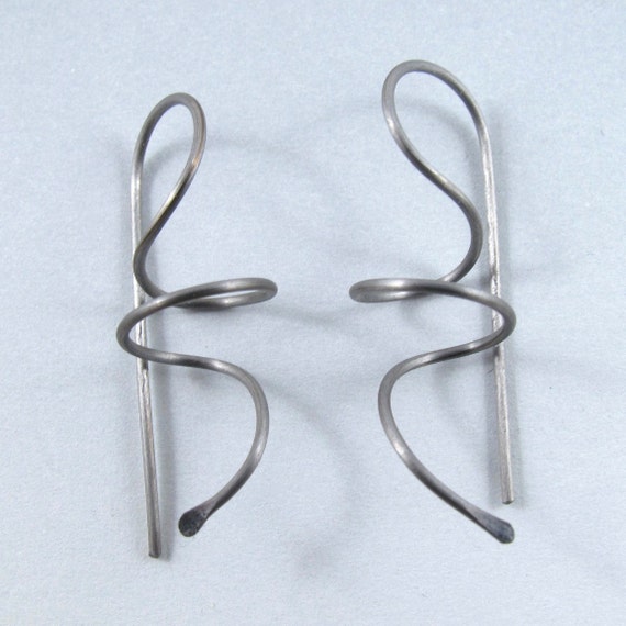 Twist NIOBIUM EARRINGS - Grey Niobium Earring - Niobium Jewelry- Hypoallergenic Nickel Free No.00E138