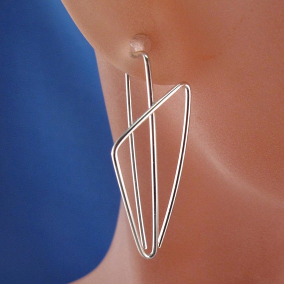 STERLING SILVER TRIANGULAR earrings . argentium .  art deco geometric triangle modern contemporary nickel free . Cecile Stewart No.00E109