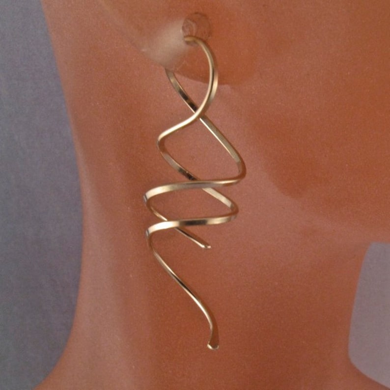 GOLD dangle EARRINGS spiral earrings gold filled earrings 14k coil medium. wire . rose gold. yellow gold. pink gold No.00E289 imagem 2