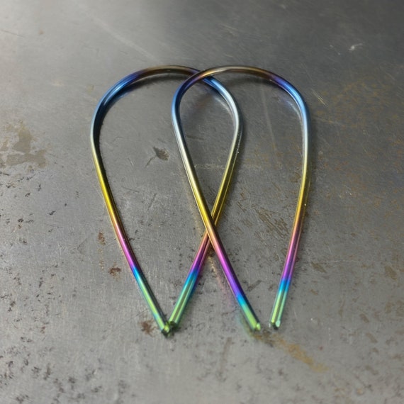 Rainbow Niobium Teardrop Earrings, Choose Color and Size. Colourful Minimalitst Jewelry for sensitive ears - unisex earrings children