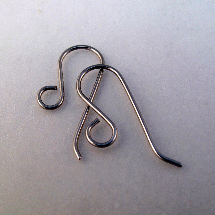 Handmade TITANIUM or NIOBIUM SHEPHERD hooks / french hook / niobium ear  wire / nickel free. No.00E284