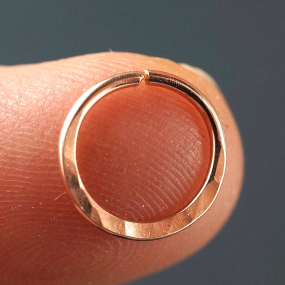 18 gauge Septum Ring - hammered nose hoop -  14 kt Rose Gold Filled  - conch earring -  piercing -  small septum  - endless  No.00E50