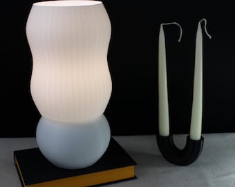 Luminária de Mesa Silhouette Impressa em 3D: Decoração Sustentável para Casa