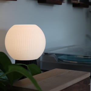 3D Printed Table Lamp: Modern PLA Desk Lamp, Eco-Friendly