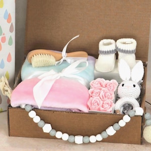 New Baby Girl Gift Box With Blanket,Cute Gift Box For New Baby,Expecting Parents Gift,Pregnancy Reveal Gift, Aesthetic Newborn Gift, KUKI002