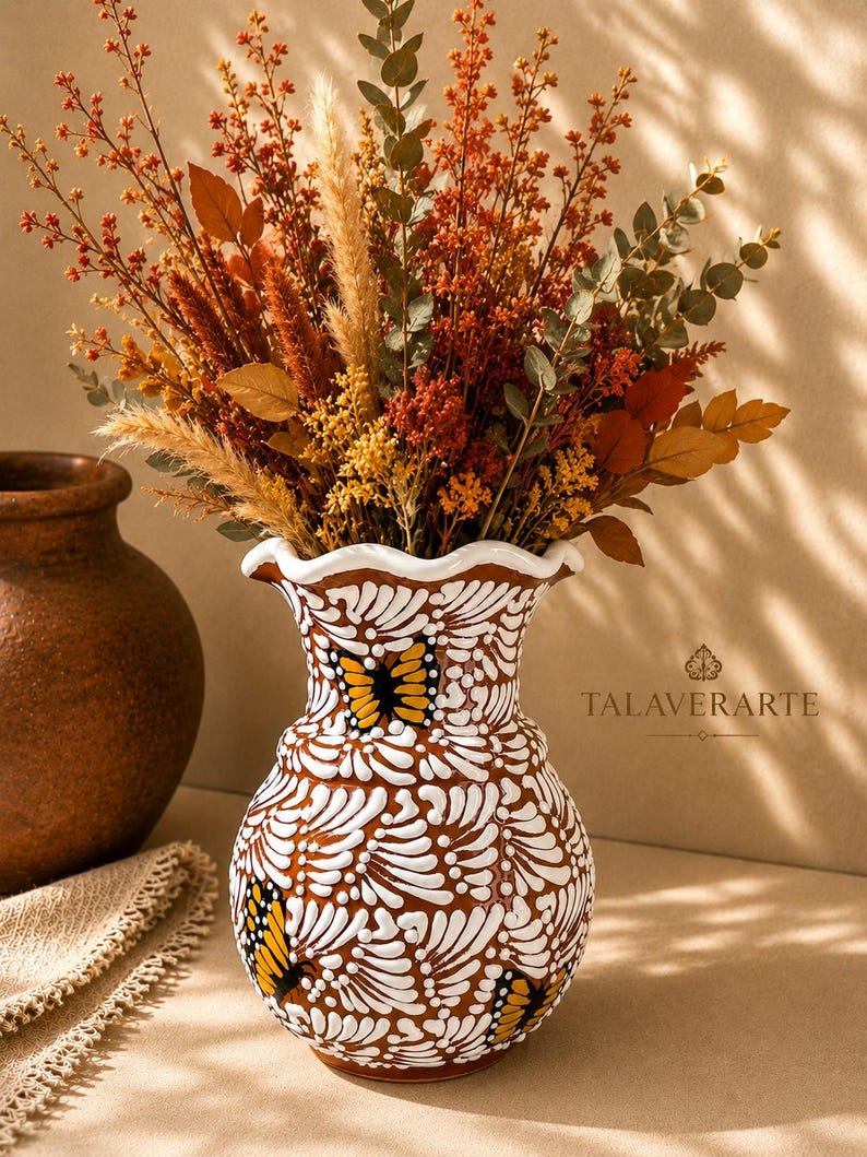 Talavera Vase, Alma de Barro Collection / Monarch White, 20cm image 3