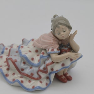 Retired Lladro Valencian Deep in Thought Girl Spanish Flamenco Dancer Figurine image 3