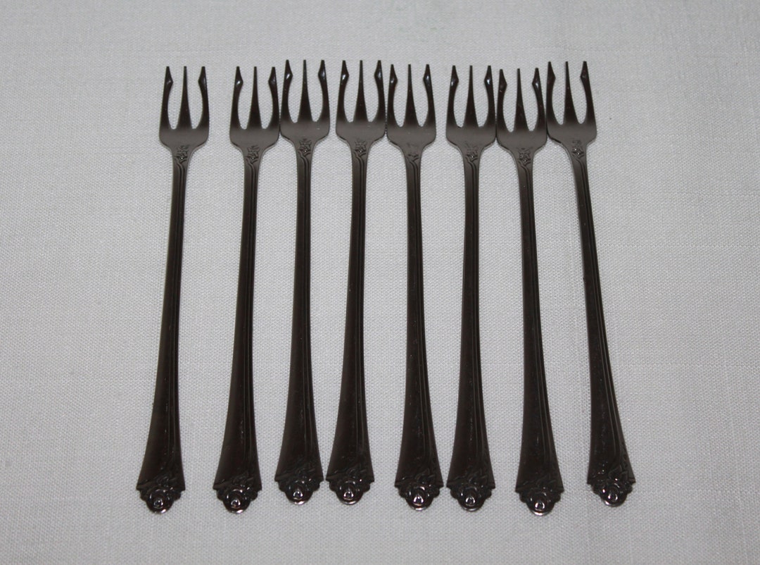8 Cocktail or Seafood Forks Oneida Community Stainless Flatware Fantasy