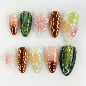 Fall Almond Nail Set, Elegant Brown Gradient Press On Nails, Autumn-Inspired Brown and Amber Nail, Flower Nail Art, Holiday Acrylic Nails