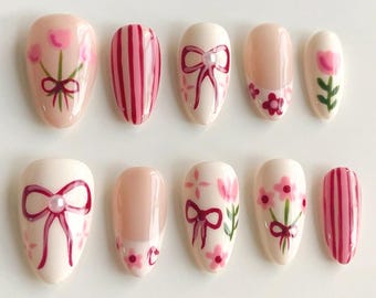 Set de decoración de uñas con flores rosas y lazos, tulipanes pintados a mano, uñas postizas para uso diario, perfecto para ocasiones especiales, uñas postizas personalizadas.
