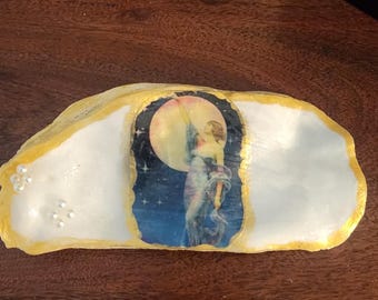 Joyero y plato para manchas de concha de ostra de la diosa de la luna, pintado a mano con detalles en oro y perlas