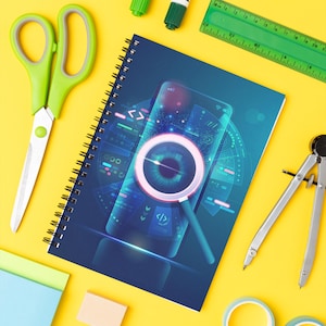 Cuaderno espiral con lupa y renglones para ciberseguridad