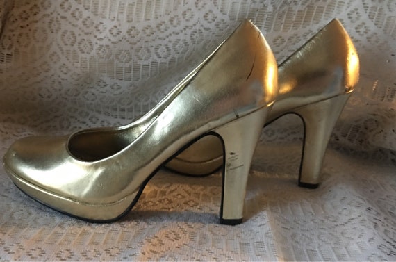 Anne michelle deals pumps