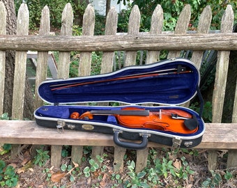 Violin Palantino 750  4 4 Size  with Case and extras