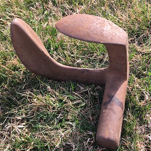 Antique  Cast Iron Dracon No 2 Cobblers Form