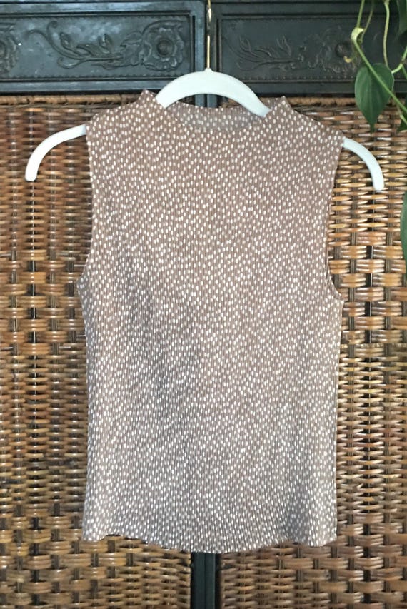Top Dotted Crinkle Shell Size S to M