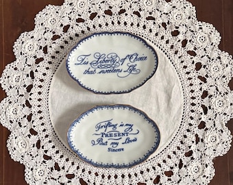 Mottahedeh Williamsburg Blue White Trinket Dish – Quote Sentiment Plates