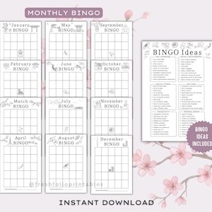 Op de afbeelding: Een set van twaalf maandelijkse bingokaarten en &eacute;&eacute;n blad met bingo-idee&euml;n, elk voorzien van een rasterindeling met zwarte tekst en lijntekeningen. De kaarten zijn gelabeld van januari tot december en het blad bevat diverse activiteiten.