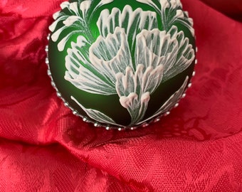 Green glass ornament, green Christmas ornament,2.6” in size,white mud, 3D effects, rhinestones, flower,