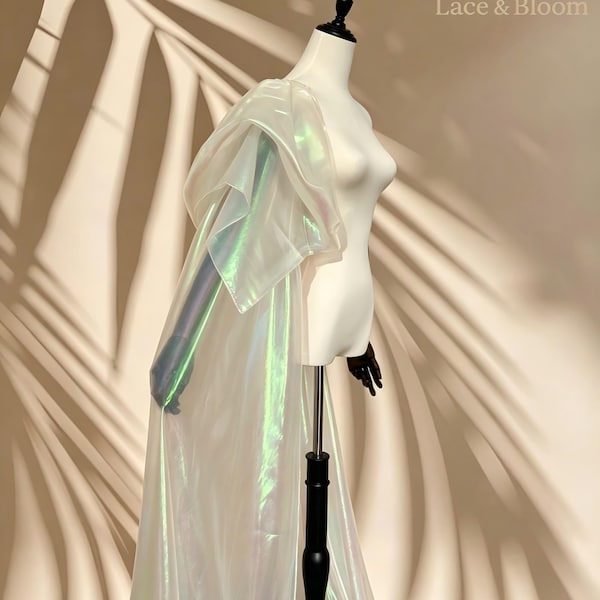 Sopragonna da sposa iridescente, strascico in organza olografica, sovragonna con riflessi perlati, strascico da sposa da sogno staccabile.