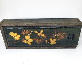 Wooden box, pressed flowers, handmade jewelry box, vintage style, velvet lining, resin wooden box