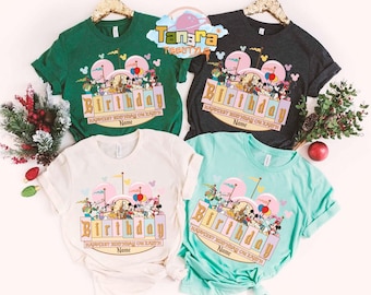 ミッキー＆フレンズのディズニーバースデーTシャツ、クロップトップ、バースデーボーイ＆バースデーガール、WDWディズニーランドファミリー旅行2026、キャッスルデザイン