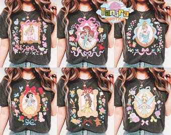 Camiseta retro de los 90 con lazos de princesas Disney, top corto, Tiana, Ariel, Elsa, Rapunzel, Bella y Jasmine, viaje familiar de chicas a Magic Kingdom 2025
