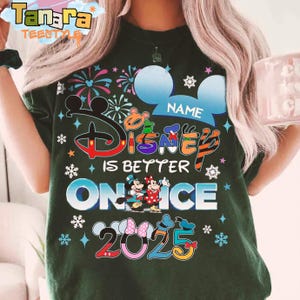 Tee-shirt rétro des années 90 avec oreilles de Mickey et ses amis, haut court, conception 2025 Disney Is Better on Ice, chemise assortie pour les vacances en famille, cadeau pour les fans de spectacles Disneyland