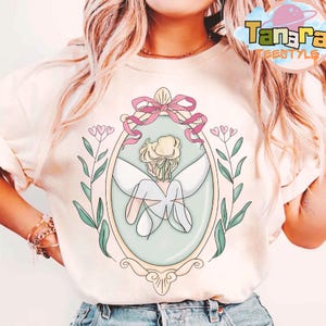 Retro 90s Tinker Bell Disney Shirt, Vintage Floral Design, Perfect for Disney Fans, Magical Fairy Tee, Peter Pan Collection