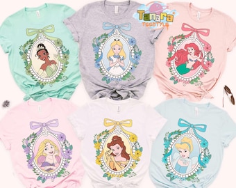Camiseta retro de los 90 con lazos de princesas Disney, top corto, camiseta de Tiana, Ariel, Elsa, Rapunzel, Bella y Jasmine, viaje familiar a Magic Kingdom