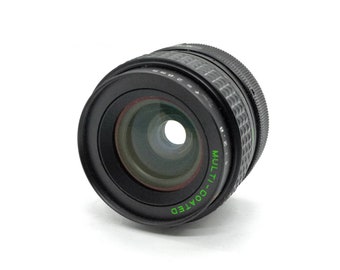 Auto Makinon 28mm F2.8 wide-angle lens, M42 mount