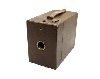 Eastman Kodak Anniversary box camera with meniscus lens, tested and working