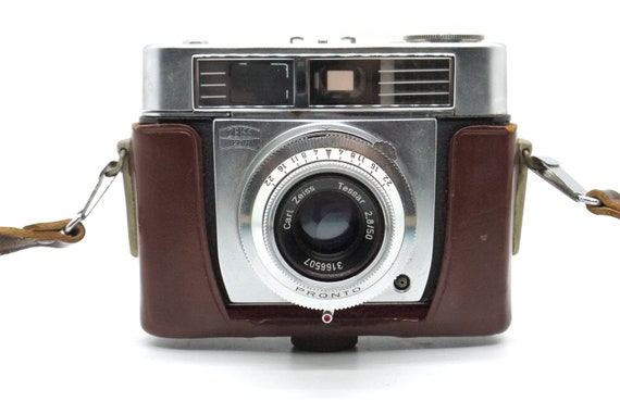 Zeiss Ikon Contessa フィルムカメラ 伯爵夫人」と呼ばれるカメラ「Zeiss Ikon Contessa 35」 - PHOTOWALK