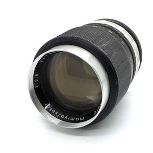 Mamiya/Sekor Auto 135mm F2.8 telephoto lens, M42 mount