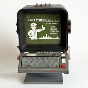 Wasteland Terminal Miniature – Fallout Inspired Retro Gamer Prop Display