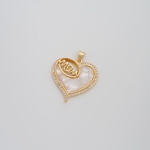 Pingente MOM fritilar preenchido com ouro 18K delicado com zircônia cúbica em formato de coração para fazer joias faça você mesmo e suprimentos para colar