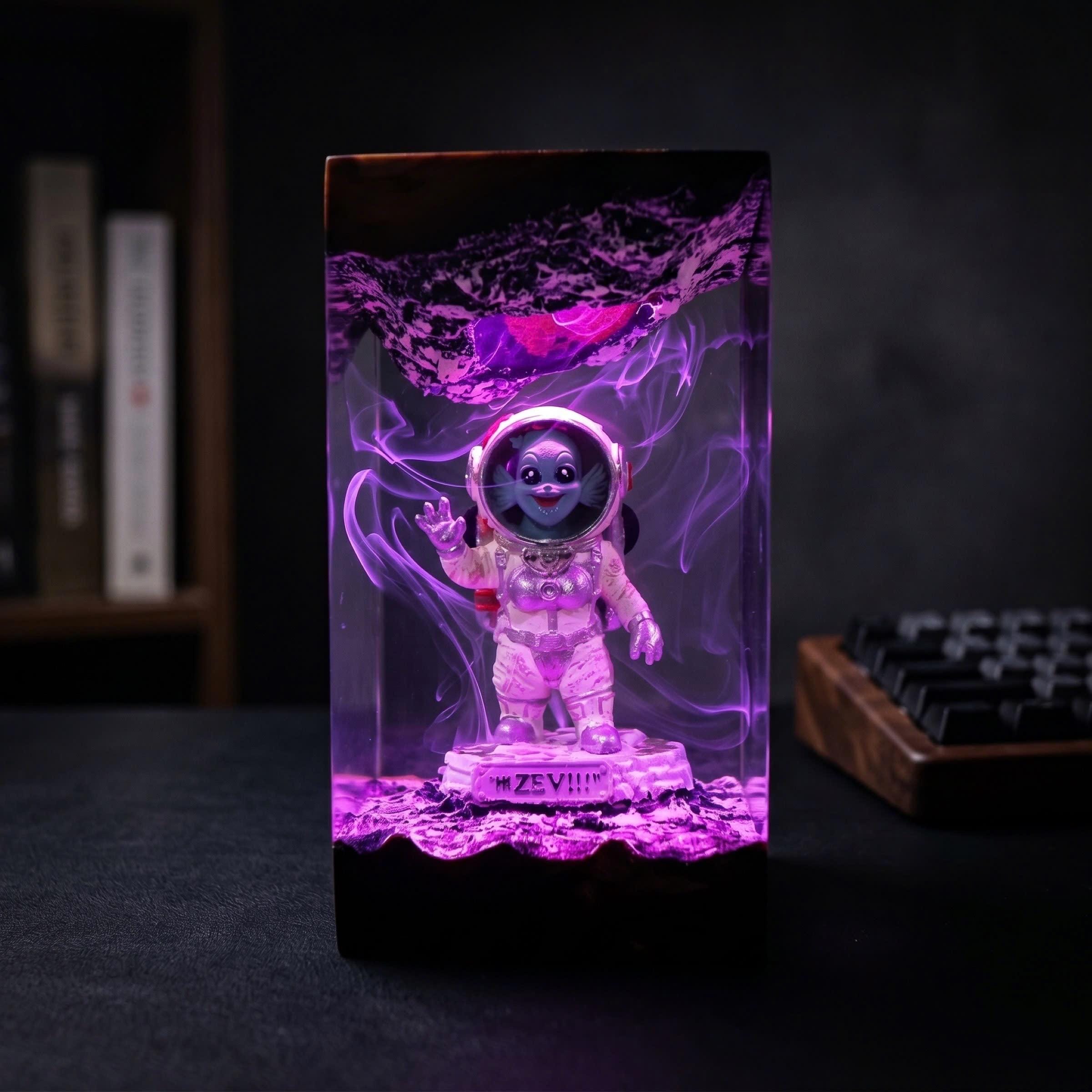 Zev Kua-tin Resin Night Light, Dungeon Crawler Carl Desk Lamp