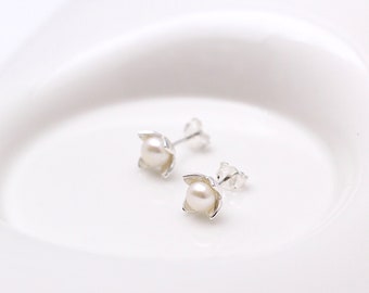 Pendientes de perla: perlas de agua dulce, plata de ley