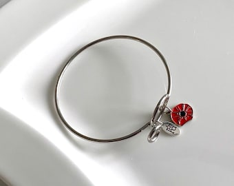 Pulsera Amapola Roja: Joyería del Recuerdo (Alambre de Memoria, Tono Plateado)