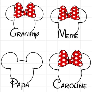 Könnte beinhalten: Vier schwarz-weiße Mickey Mouse-Kopfumrisse mit roten Schleifen mit weißen Punkten. Die Namen "Grammy", "Meme", "Papa" und "Caroline" sind in schwarzer Schrift darunter geschrieben.