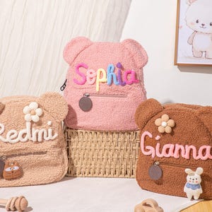 Sac à dos personnalisé en forme d'ours en peluche, sac duveteux personnalisé avec prénom, sac avec prénom personnalisé brodé, cadeau enfant unique, idée cadeau enfant