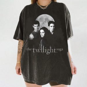 Comfort Colors® Retro Vintage Twilight Shirt,Twilight Fans Homage T-shirt,Gift For Book Lover Twilight Saga Comic Retro,Vampires Wolves