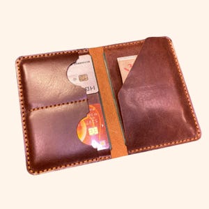 Porta pasaporte de cuero personalizado / Billetera de viaje hecha a mano con 2 ranuras para tarjetas, pasaporte, efectivo y billetes / Funda de cuero para pasaporte